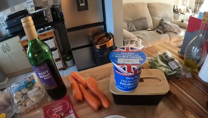 Préparer les légumes (carottes, céleri rave, haricots verts).