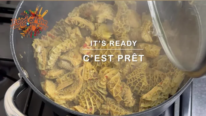 Réserver les tripes cuites.