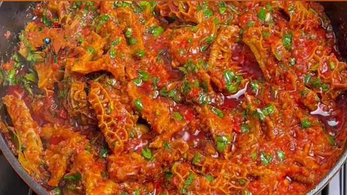 Laisser mijoter une minute. La sauce est prête !