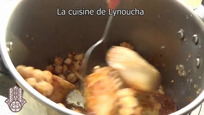 Ajoutez les pois chiches (trempés la veille et congelés pour plus de facilité).
