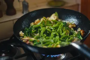 Recette Stir-fry Légumes Ail : Un seul plat, un max de saveurs !
