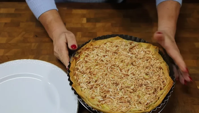 Laisser refroidir avant de démouler et saupoudrer de sucre glace.