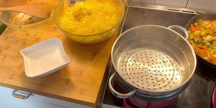 Ajuster le temps de cuisson en fonction de la taille de la viande et des légumes.