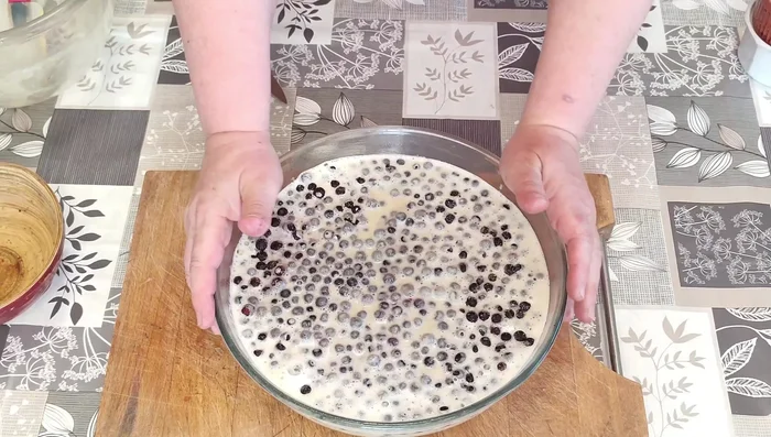 Enfourner 40 minutes à 180°C (217.04). Laisser refroidir et placer au réfrigérateur (230.12).