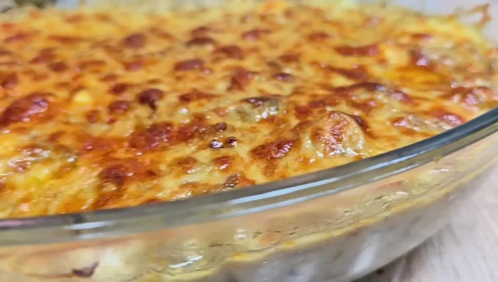 Faites gratiner au four jusqu'à ce que le fromage soit doré.