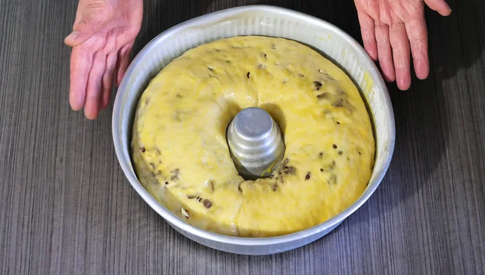 Cuire au four statique préchauffé à 180°C pendant 25 minutes.