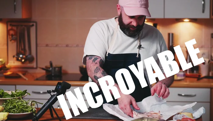 Couper le jambon en gros morceaux.