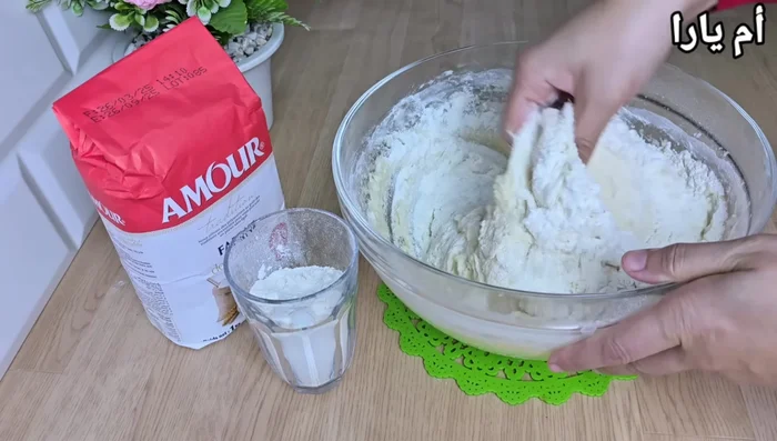 Laisser la pâte lever.