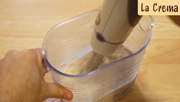 Mixer le tout jusqu'à obtenir un mélange homogène.
