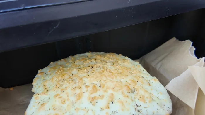 Faire fondre le beurre dans une casserole à feu doux/moyen.