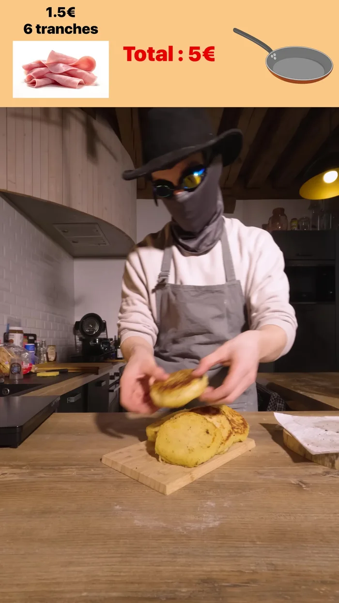 Déposer les croques-monsieur sur du papier absorbant pour enlever l'excès d'huile.