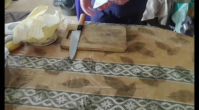 Faire revenir les lardons (ou allumettes) dans une poêle chaude sans matière grasse.