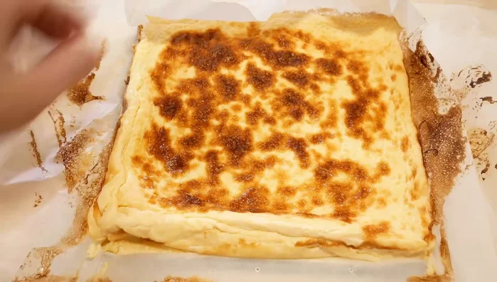 Démouler le gâteau.