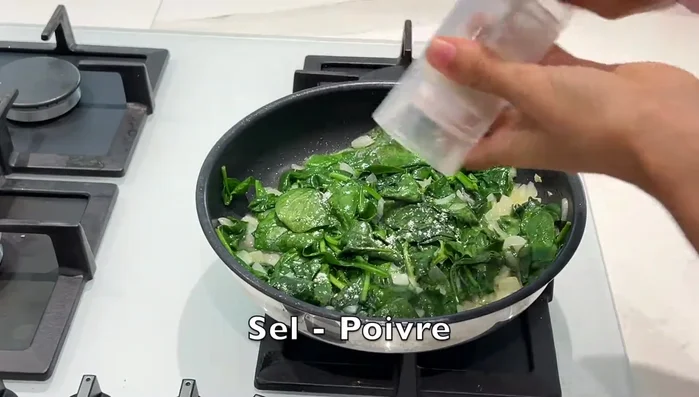 Assaisonner avec du sel et du poivre.