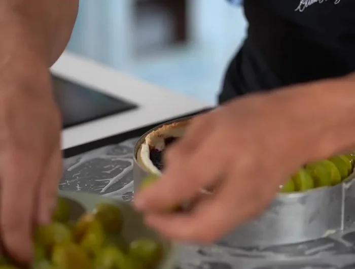 Saupoudrer de sucre brut. [129.959]