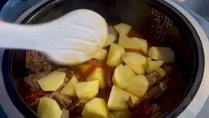 Bœuf Mijoté aux Tomates : Recette Facile et Délicieuse