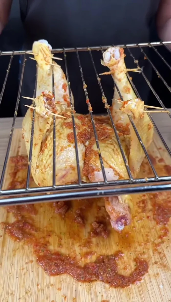 Enfourner le poulet et le riz pendant 1 heure.
