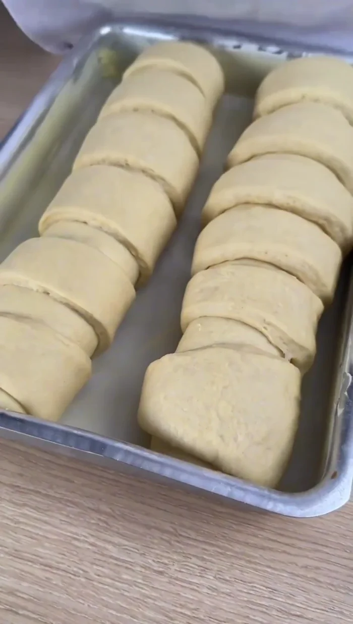 Couvrir le pain et laisser lever pendant 20 minutes.