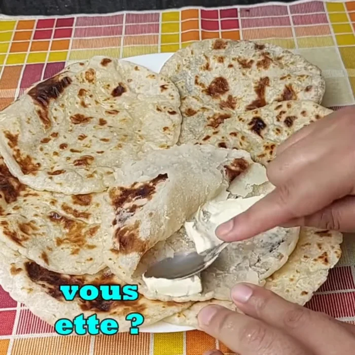 Faire cuire les pâtes dans de l'eau bouillante salée jusqu'à ce qu'elles soient cuites al dente.