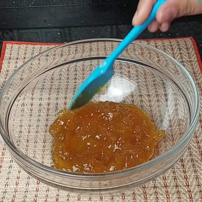 Préparation de la confiture : (étape non détaillée dans la transcription)