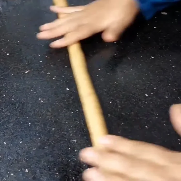 Cuire les biscuits : Placer les biscuits sur une plaque de cuisson recouverte de papier sulfurisé. Enfourner pour la durée nécessaire.