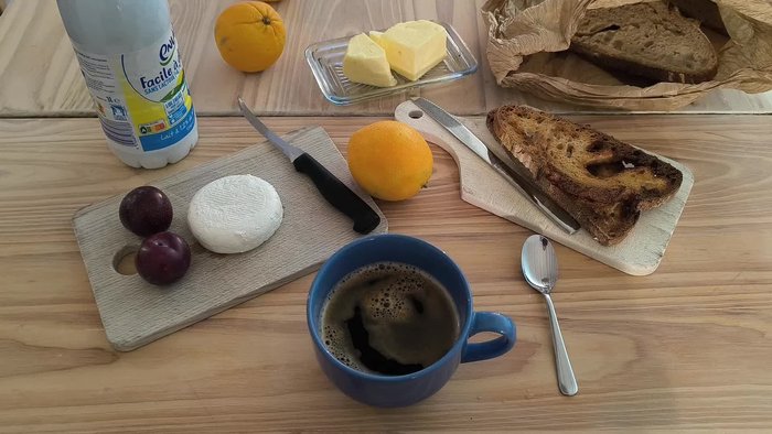 Faire revenir la viande dans une cocotte.
