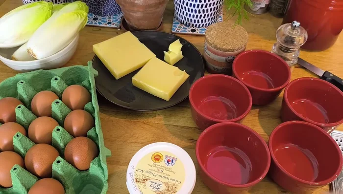 Râpez du fromage suisse par-dessus (ou tout autre fromage disponible).