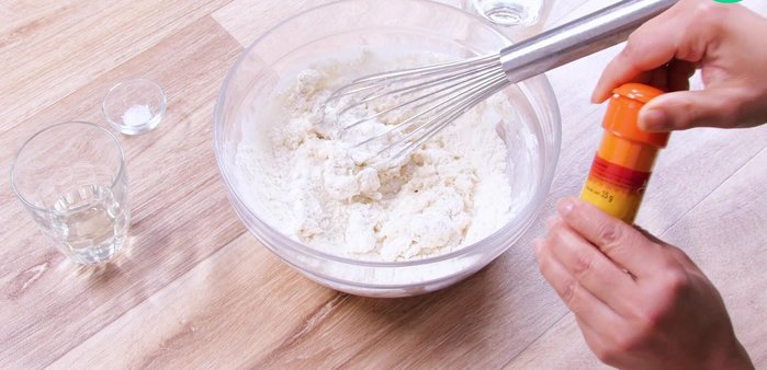 Incorporez le colorant alimentaire.
