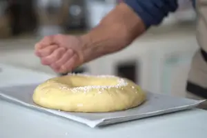 Gâteau des Rois Couronné : Recette Authentique de Bruno Albouze
