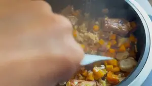Recette facile : Riz mijoté travers porc - Plat savoureux