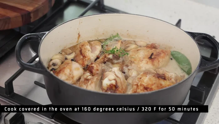 Enfourner à 160°C pendant environ 40 minutes. Retirer les poitrines après 15 minutes de cuisson. (599.6)