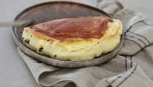 Omelette Soufflée Flambée : Recette Gastronomique de la Fête Nationale