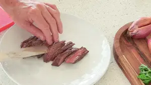 Steak de Hangar à la Sauce Échalotes : Recette Facile et Délicieuse