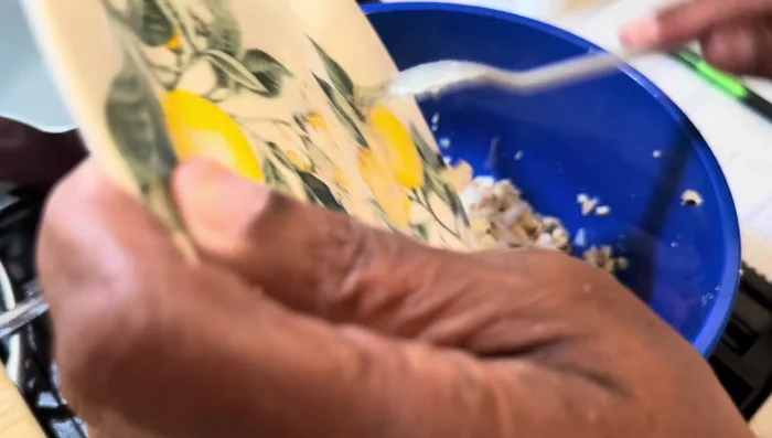 Incorporer la mayonnaise (facultatif).