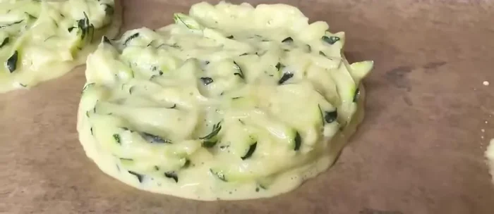 Cuire les galettes au four préchauffé à 200°C pendant 12 à 15 minutes.