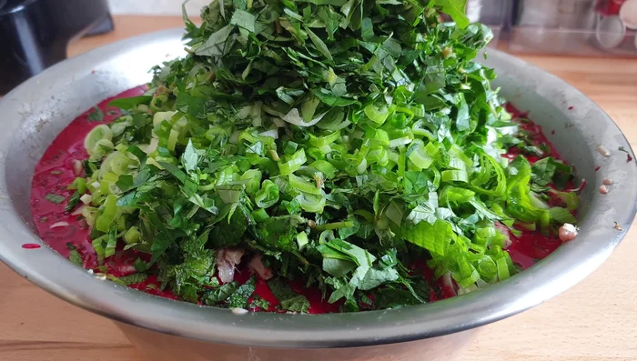 Ajouter des piments crus (au goût). Bien mélanger.
