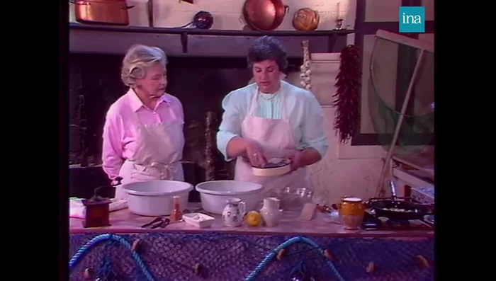 Faire chauffer une poêle avec de l’huile (ordinaire ou d’olive).