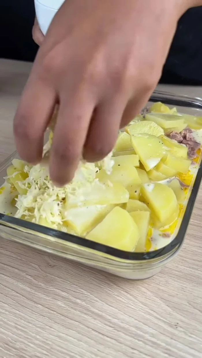 Ajoutez le fromage mozzarella râpé.