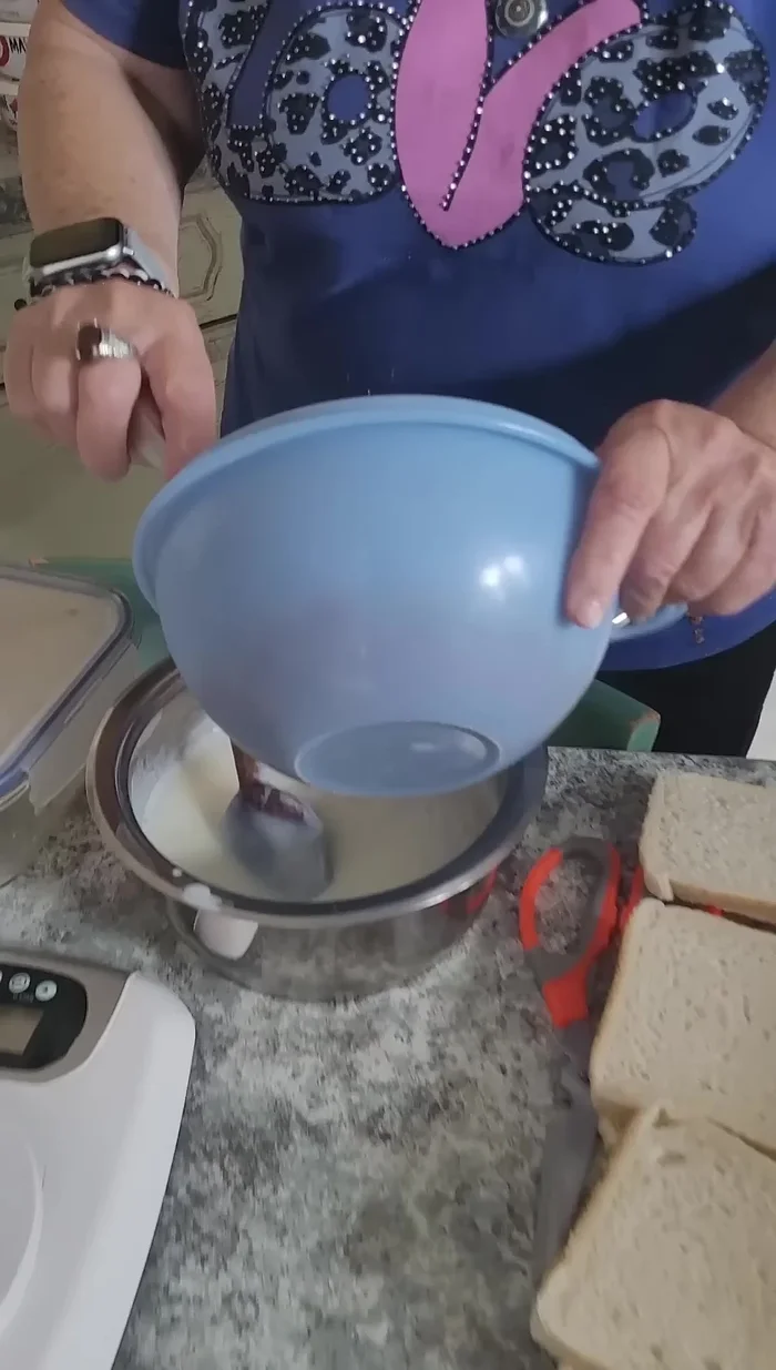 Mélanger directement la bolognaise dans la béchamelle.