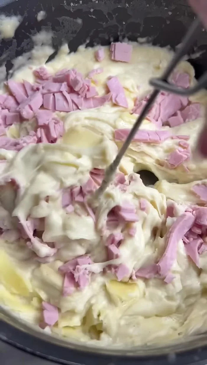 Préparer des crêpes.