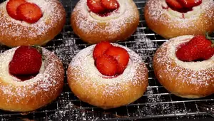 Brioches Fraises Cheesecake: Recette Facile & Gourmande