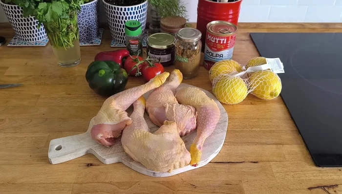Faire rôtir au four jusqu'à ce que le poulet soit bien cuit et légèrement brûlé selon les préférences.