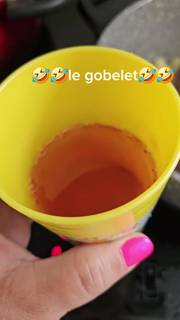 Ajouter 1/2 verre de vin rosé ou blanc (ou un vin blanc).