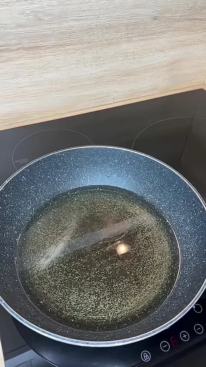 Retourner les beignets assez rapidement pendant la cuisson (ils cuisent très vite).