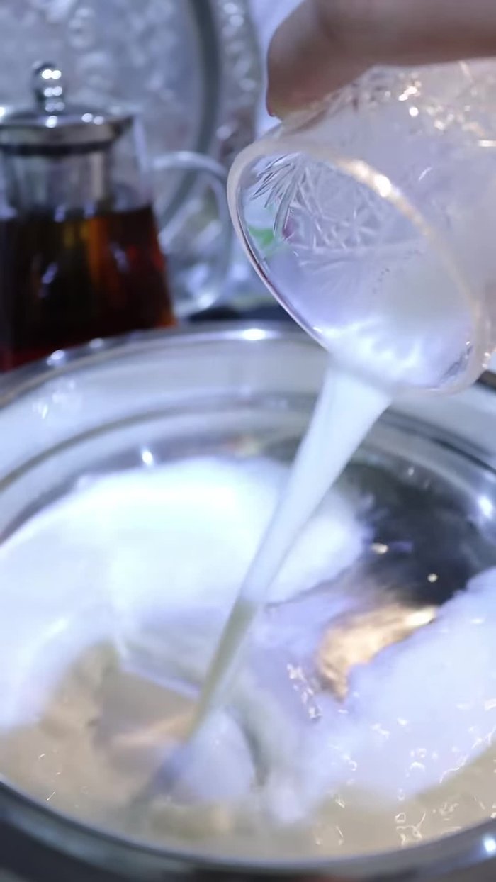 Préparer les ingrédients : lait, beurre, beurre fondu, sel, amidon.