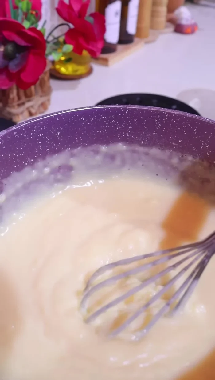 Laisser refroidir la crème.