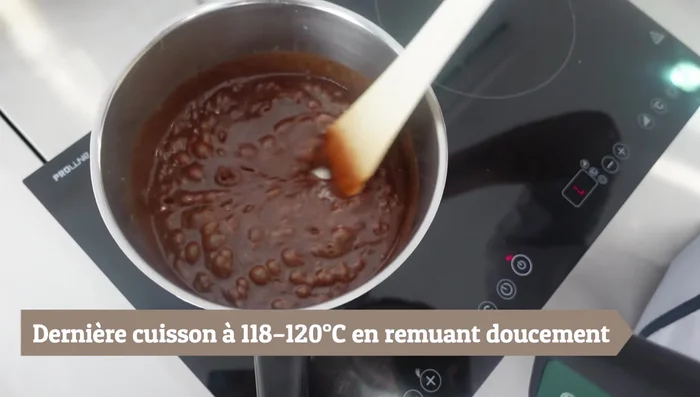 Remettre sur le feu et cuire à 118°C (ajuster selon la texture souhaitée).