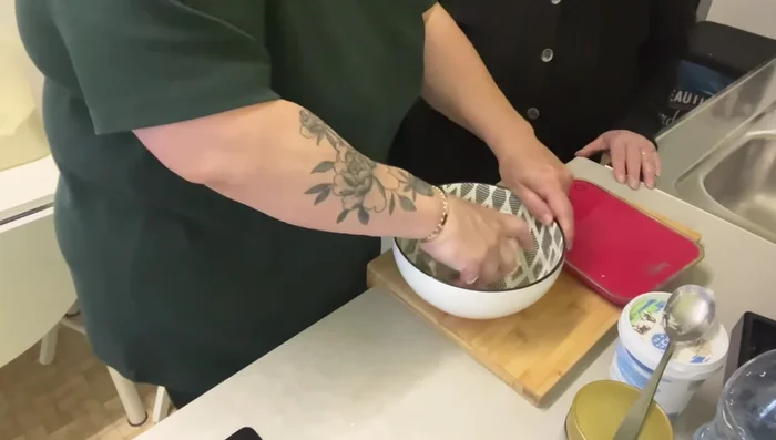 Laisser reposer la pâte au réfrigérateur pendant au moins 30 minutes.