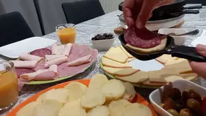 Recette Raclette facile : Pommes de terre fondantes à l'oignon caramélisé