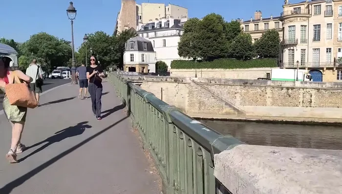 Ajoutez l'avoine. (Ingrédients possible à ajouter en fin de cuisson, non détaillé.)